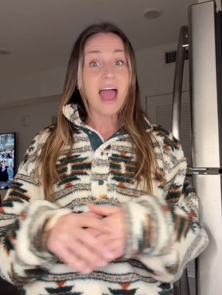 woman talking to tiktok viewers